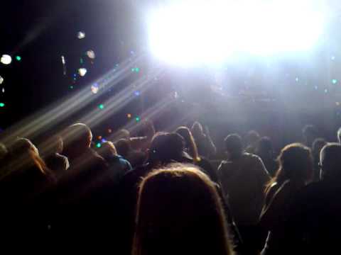 Q-Base Afrojack vs Chuckie - Bonkers