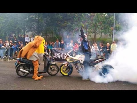 MOTO SHOW- INSANE BIKE STUNT VIDEO! NARCIS ROCA Freestyle Stunts & Fails Drifting Motorbike