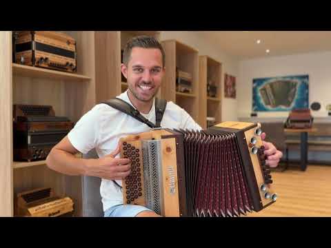 Richi spielt zwei Stücke auf der Schmidt Kompakt