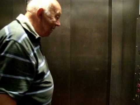 Jeden den v Praze by Vojta Mrkus