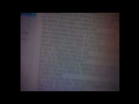 Mimon Baraka liest renitente Mehl vor: „Wo bin ich knochig? Wo bin ich klabautrig?“