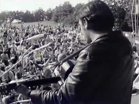 "Outside a Small Circle of Friends" [2] — Phil Ochs live in Germany (1968)