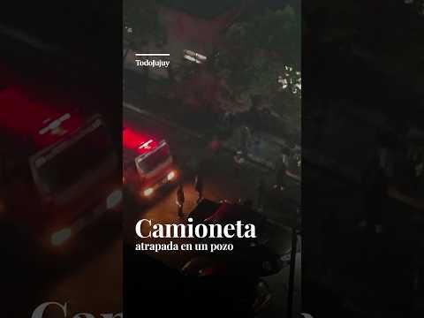 🚨 CAMIONETA QUEDÓ ATRAPADA POR EL TEMPORAL EN MONTERRICO