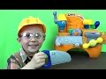 Развивающее видео для детей - малыш Даник играет в плотника 