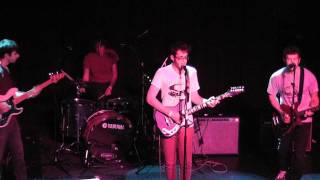 Cloud Nothings - Hey Cool Kid || live @ 013 Tilburg || 22-05-2011 (1/3)