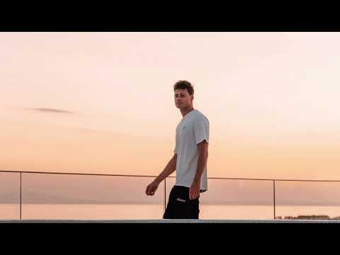 Brooks & Mesto (Mike Williams?) - ID (w/ Beautiful Now)