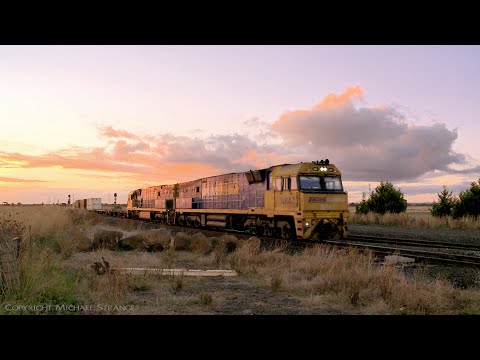 2PM5 Pacific National Container Train At Sunset (10/3/2022) - PoathTV Australian Railways