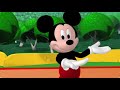 Pluto Juggling Seven Yellow Balls