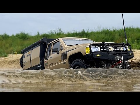 1/10 Scale TOYOTA Hilux Xtra Cab 1987 Canopy Camper St. BoomRacing BRX01 Off-road Driving 4X4 RC Car