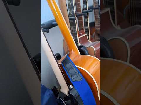 Liest einfach in der Beschreibung da steht der ganze Text.  merci an @donikkl  damals im Video