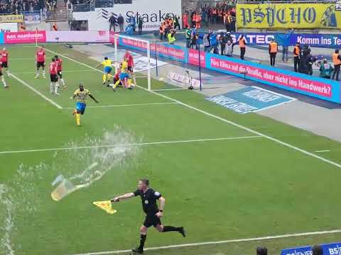 Eintracht Braunschweig gegen Hannover 96, Nikolaous Tor zum Derbysieg