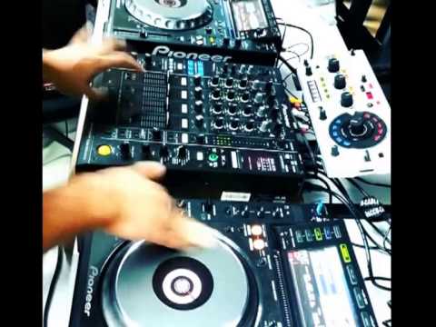 DJ Ramz Scratching on the Pioneer 2000s Nexus Edition plus Pioneer Rmx 1000
