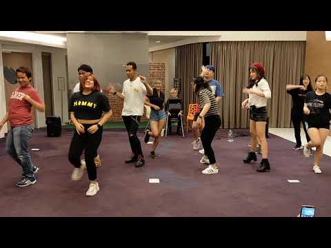 KPOP Dance Off Vol 117: Hello Venus - Wiggle Wiggle