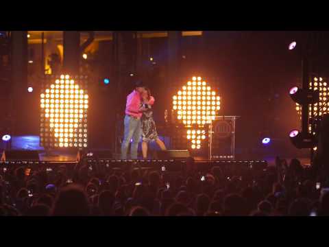 Watch Garth Brooks Receive his 7th RIAA Diamond Award in Nashville, TN