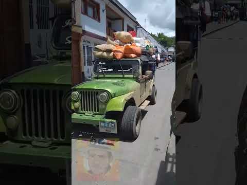 Jeep transporte tradicional 🇨🇴☕ eje cafetero 🇨🇴 salamina -Caldas 🇨🇴☕ #automobile #descubre