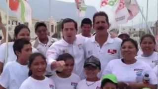 preview picture of video 'Pedro Pablo Treviño y Carlos Barona apoyando a Enrique Peña Nieto en García. 25 de mayo de 2012.'