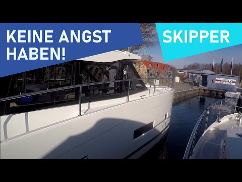 Hausboot mieten 2022: Keine Angst vor großen Booten - Was ist der Charterschein?