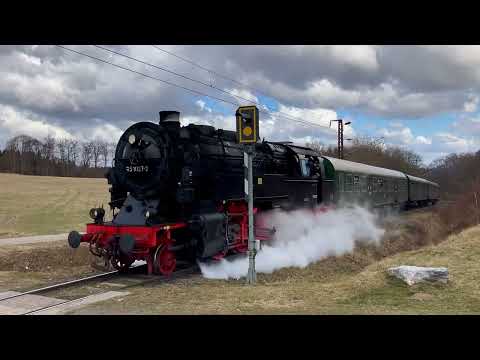 95 1027 ballert mit 3 wagen die Steigung bei Hüttenrode rauf.