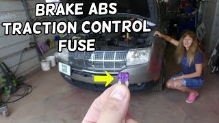 LINCOLN MKX BRAKE FUSE TRACTION CONTROL FUSE ABS FUSE LOCATION REPLACEMENT. BRAKE LIGHT TRACTION CON