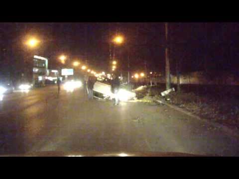 В Новосибирске на Ватутина перевернулся Subaru Forester 20.10.13