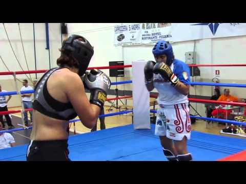 Cricchia vs Yolina round 3 K-1 Vercelli ott.2011