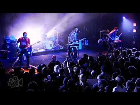 Videoclip de The Earth Will Shake (Live) — Thrice