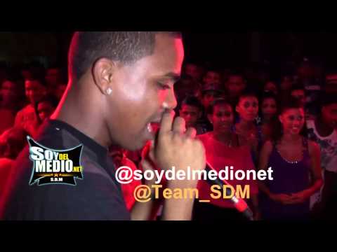 Gran Memin y Cherry Scom a Metrayan Un Fanatico en un FreeStyle Matanza Bani