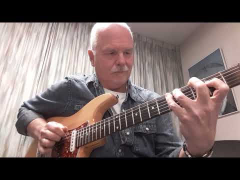 Grooving on a funky E7 Vamp (using inversions)