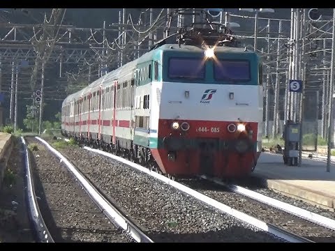 Transiti ETR - IC nella stazione di Ronco Scrivia