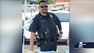 Download lagu Organization pays off fallen Oklahoma police officer's home mortgage mp3