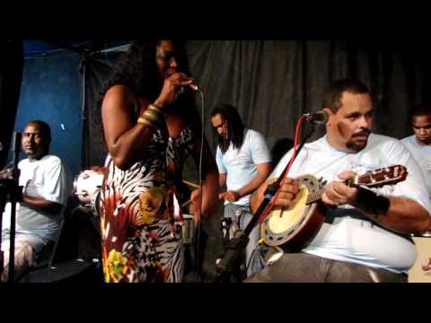 Grupo Raça Popular e Dhi Ribeiro - Não Deixa o Samba Morrer - Prodz Newton Charley