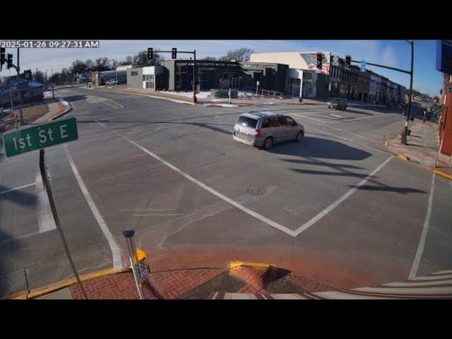Live webcam view of Independence Main Street