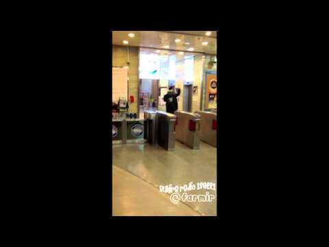 [FANCAM] 130221 VIXX N waves goodbye @ Sukira