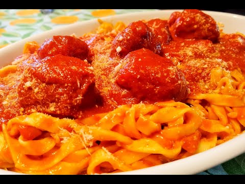 COME FARE LA PASTA CON LE POLPETTE, How To Make Spaghetti and Meatballs Recipe #videoricetteinsieme