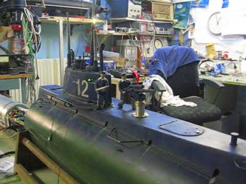 U12 K u K Modell U-Boot mit drehbarer Kanonne und Mündungsblitz