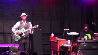 KEB&#39; MO&#39; -  &quot;Slow Down&quot;   8/9/15 Heritage Music BluesFest