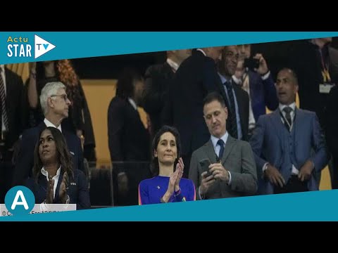 Angleterre – France : le pull de la ministre Amélie Oudéa-Castéra n’est pas passé inaperçu