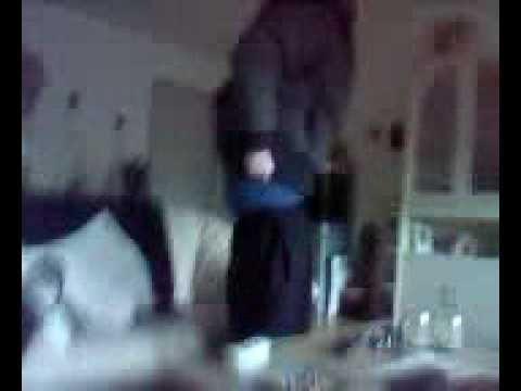 Cralle og Rødhus viser røv