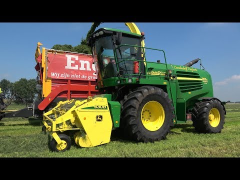 Loonbedrijf Engberts met John Deere 7400 ProDrive aan het gras hakselen (2018)