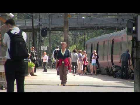 Train Travel Norway: Waiting for the Bergensbanen, in Ål