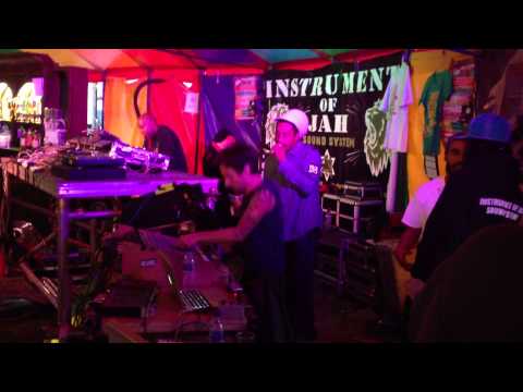 Miniman IN ACTION  feat Earl 16 @ One Love Fest 2013