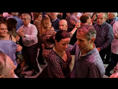 Idą idą i śpiewają młode lata wspominają,wspaniałe ostatki w Domu Kultury w Zwoleniu.