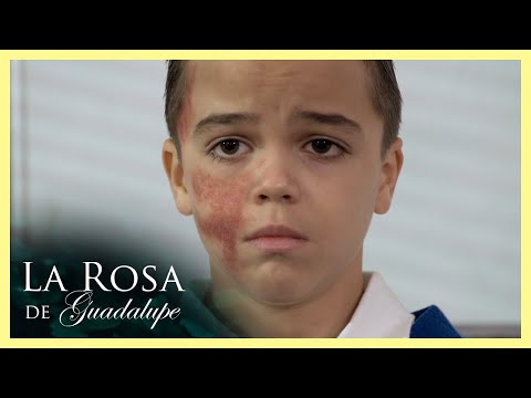 Laura defends Isaac from Juan Pablo's rudeness | The Rose of Guadalupe 2/4 | The Mark of the Hero