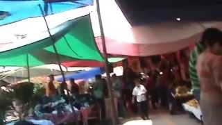 preview picture of video 'caminando en el tianguis del miercoles 29 de Mayo 2013 Ciudad Hidalgo Mich,'