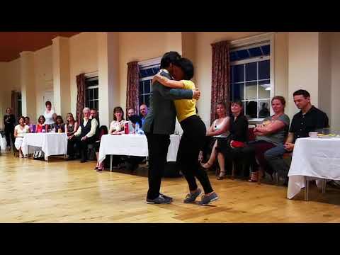  Alexis Quezada  and  Céline Giordano  are  dancing  to  the  milonga  "  Estampa De Varon  "  by  Juan D'Arienzo  in  2019