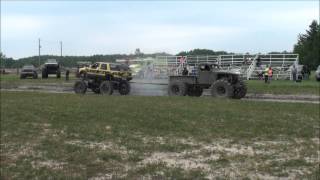 preview picture of video 'MEGA TRUCKS AND STREET TRUCKS TUG OF WAR AT HALE, MI 7-22-14'