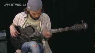Video thumbnail for Epiphone Les Paul Special Bass Pitch Black by Music City CZ