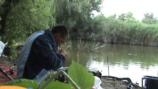 preview picture of video 'La pescuit in Delta Dunarii,Dunarea veche_ultima zi.MPG'