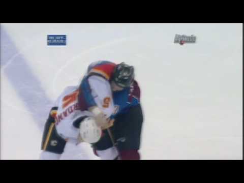 Mark Giordano vs Ian Laperriere