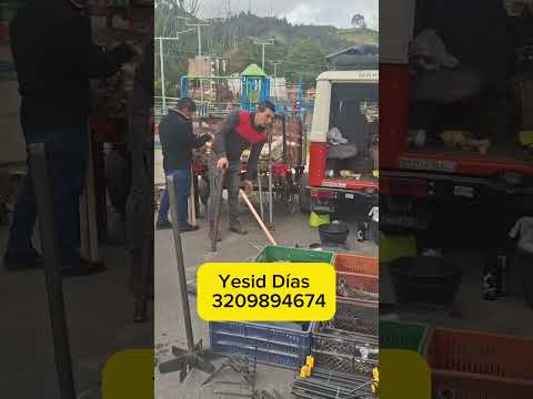 Herramientas para el cultivo de papa, todos los domingos en Villapinzón Cundinamarca.